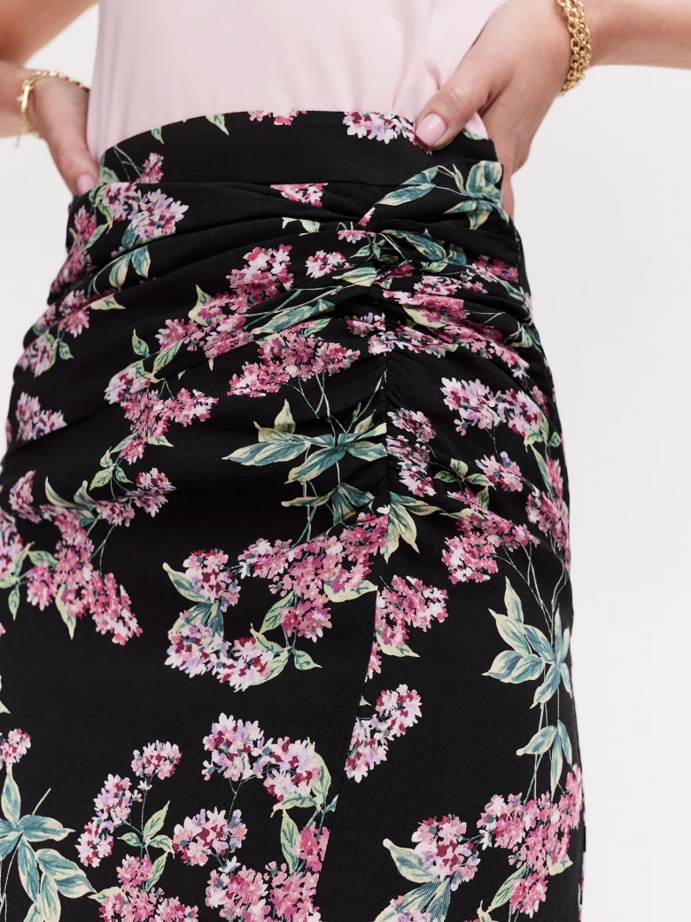 Black viscose floral skirt