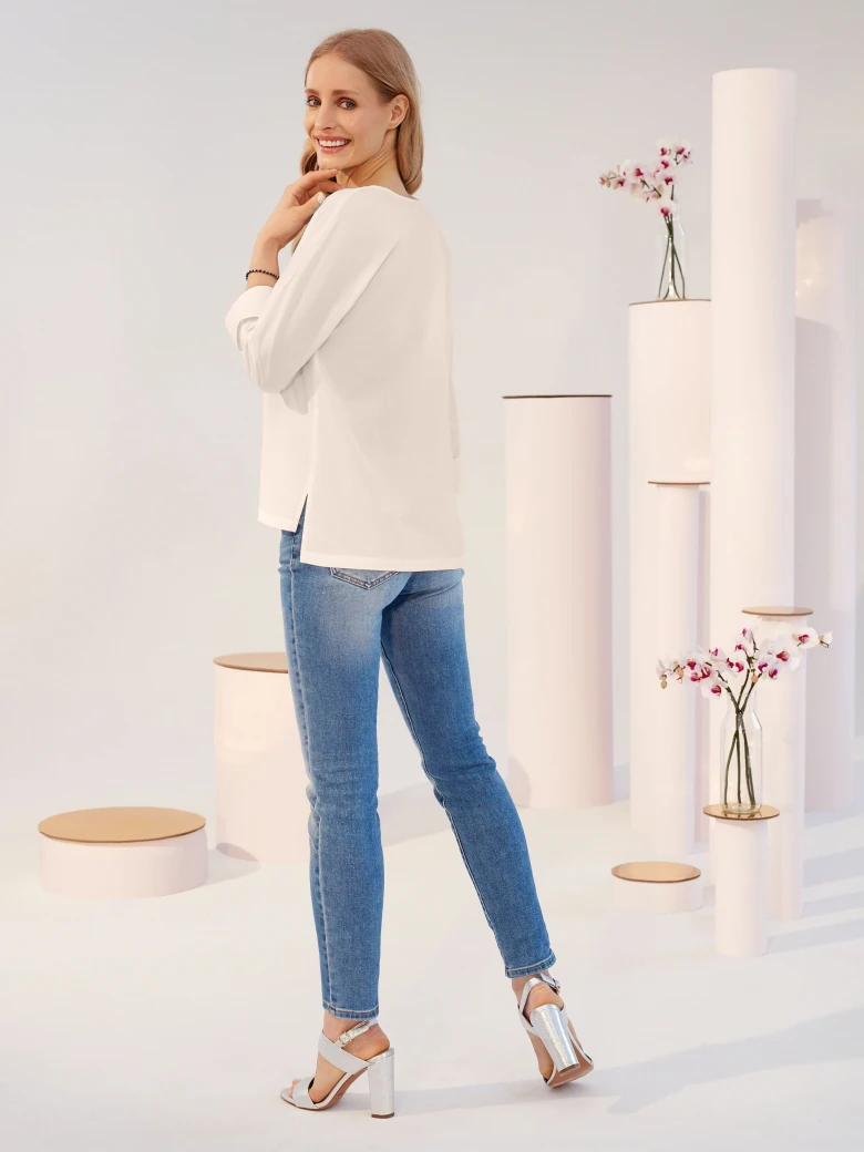 BLOUSE WITH BINDING AT THE NECKLINE