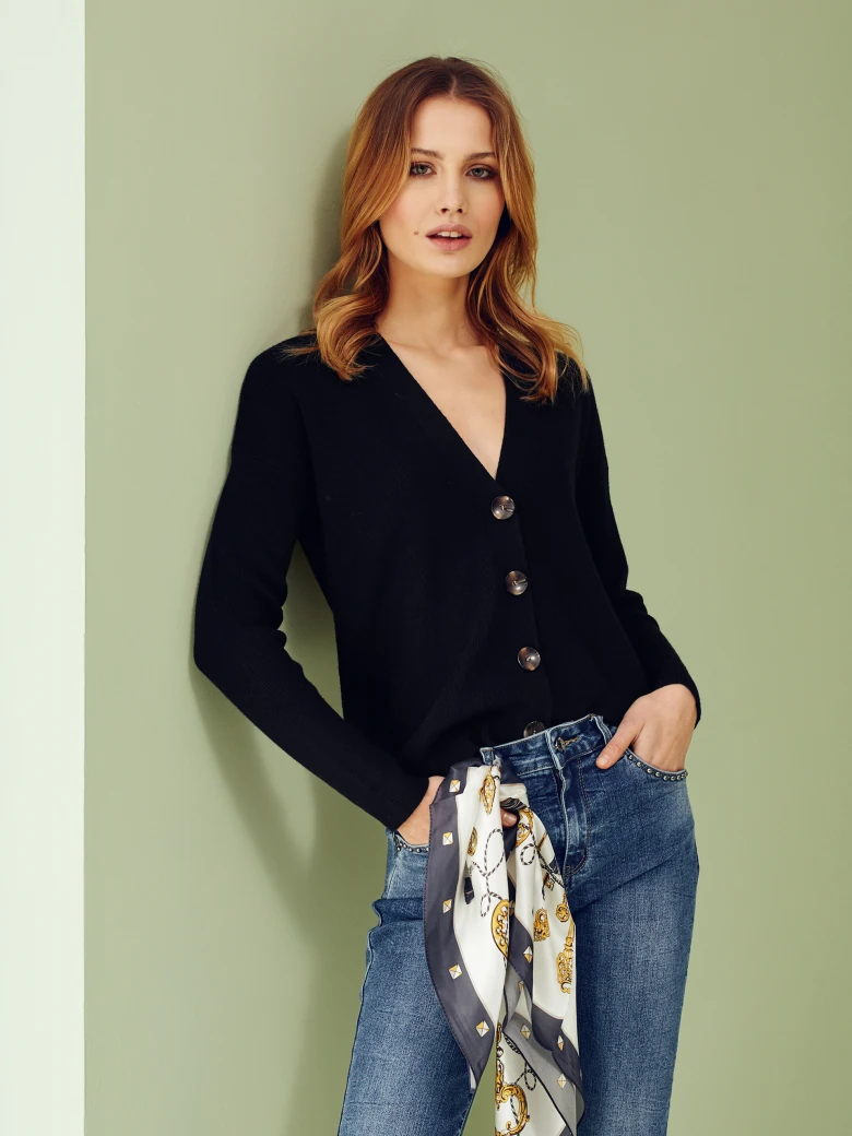 CARDIGAN WITH BIG BUTTONS