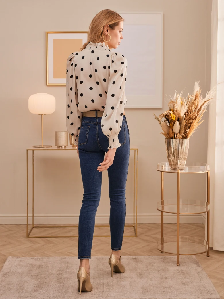 DARK BLUE FITTED JEANS