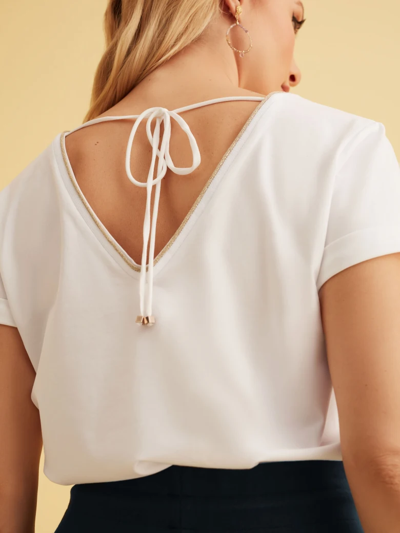 WHITE BLOUSE WITH V NECKLINE