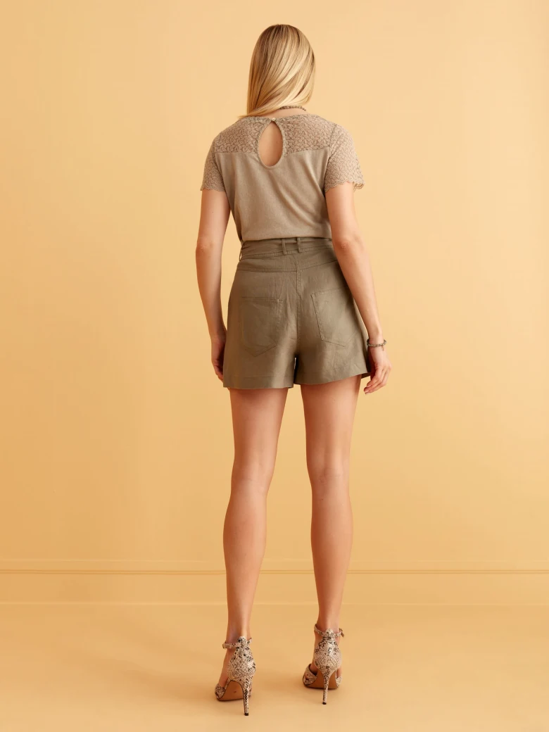 LINEN SHORTS WITH BELT