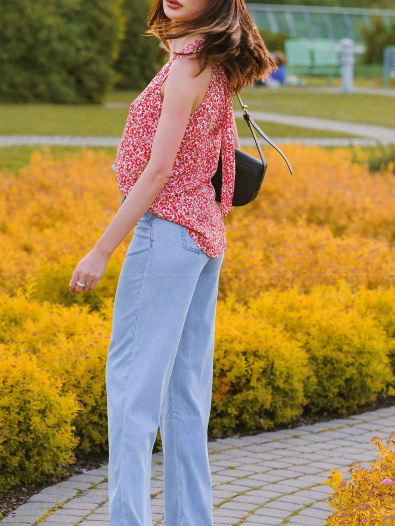 LIGHT BLUE JEANS WITH WIDE LEG