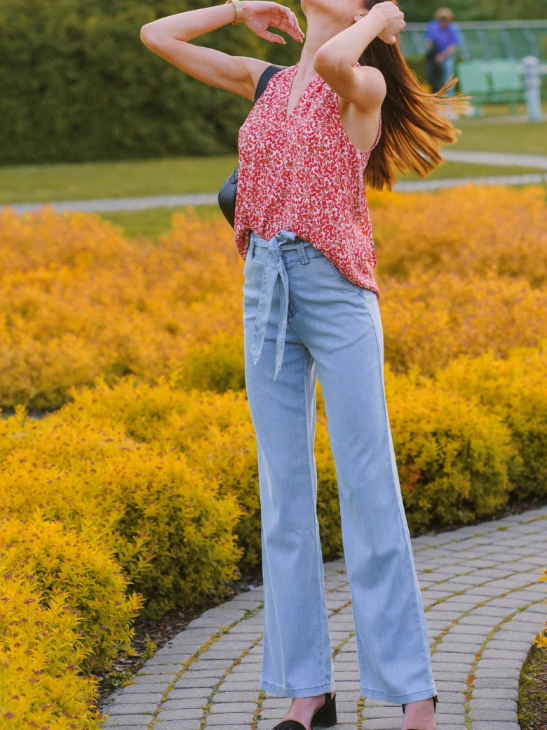 LIGHT BLUE JEANS WITH WIDE LEG