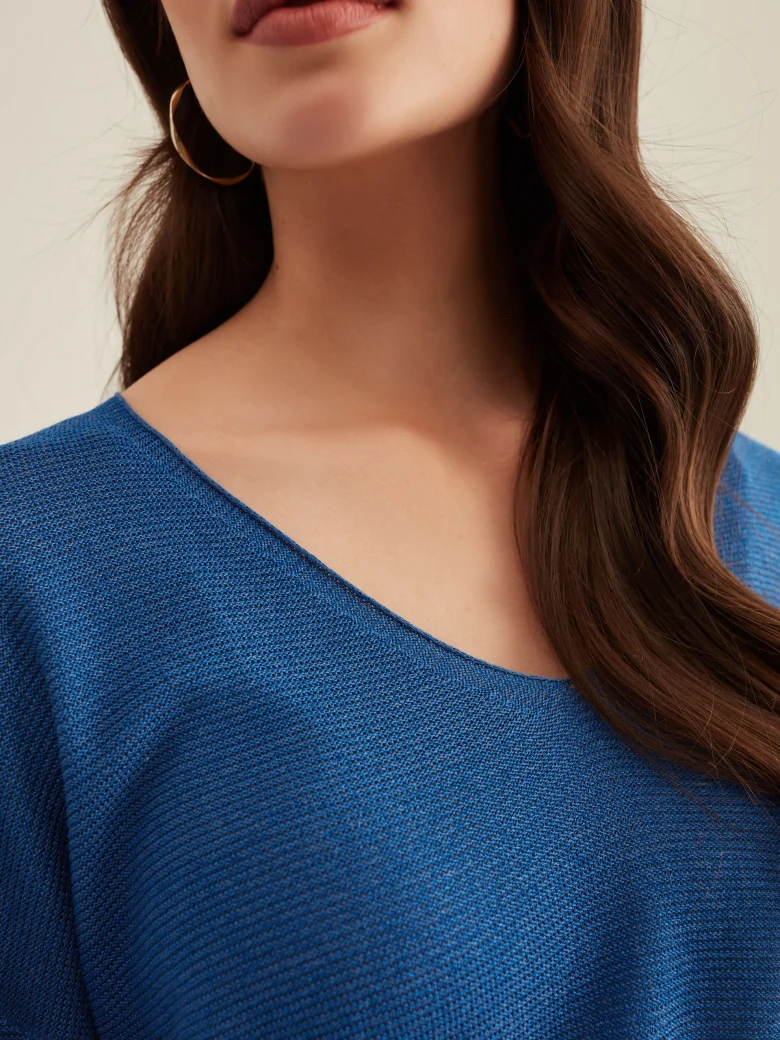 NAVY BLUE SWEATER WITH V NECKLINE