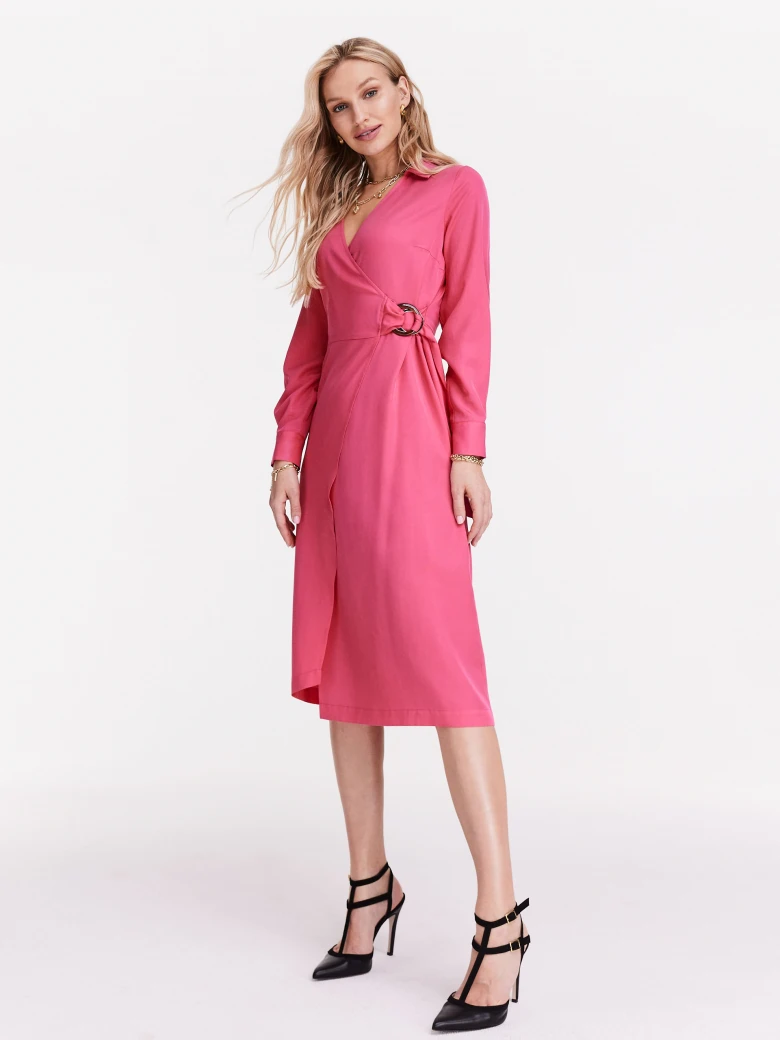 Envelope dress with collar
