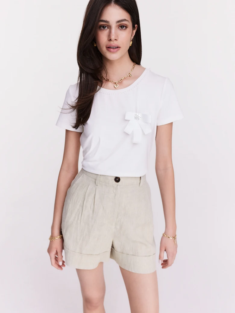 Beige short linen pants