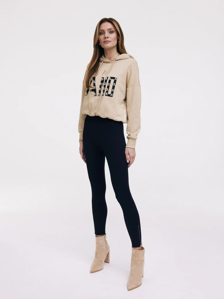 Fitted black pants