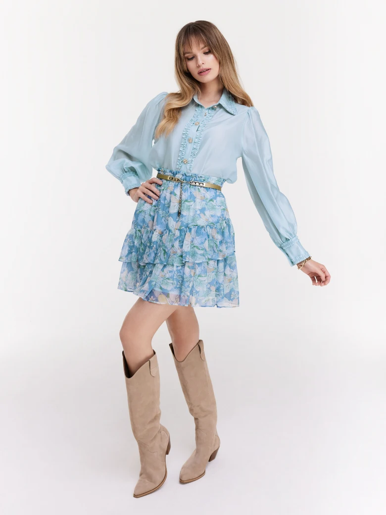 Short skirt with floral ruffles