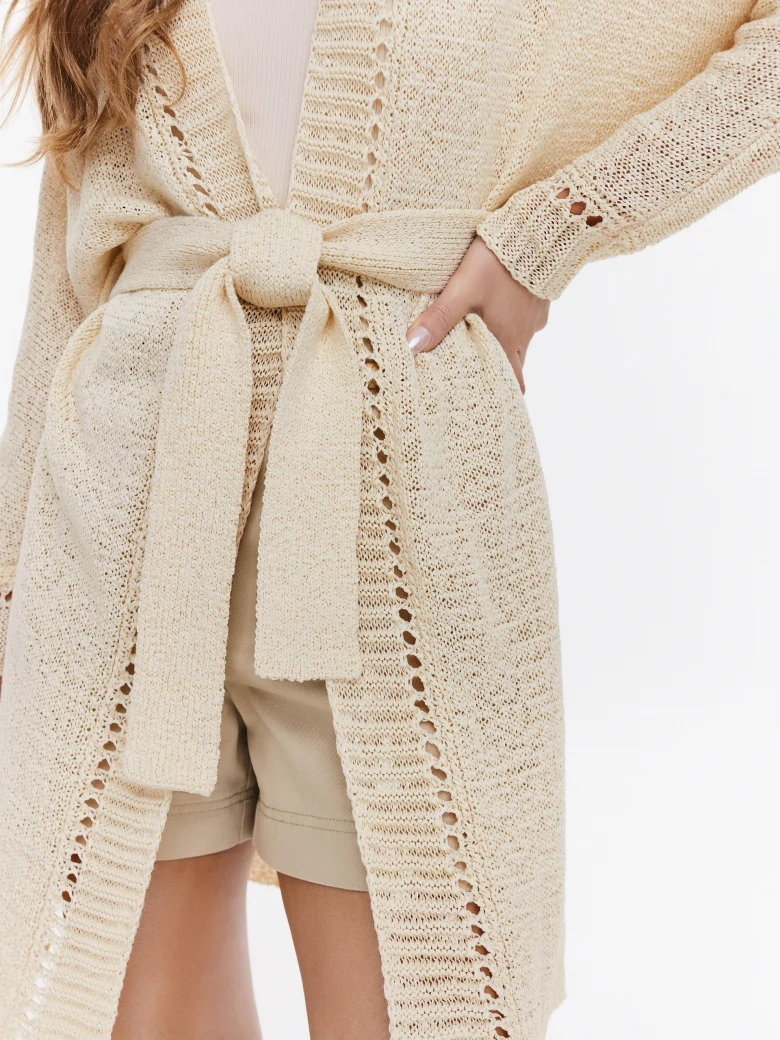 Beige long bedspread sweater