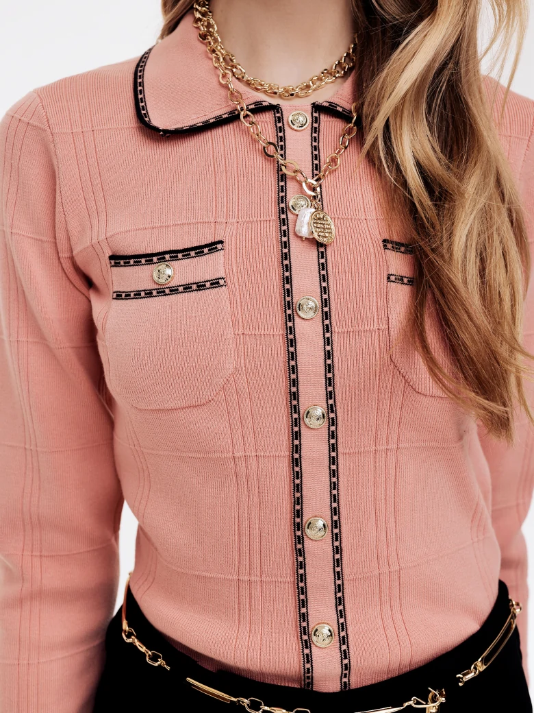 Pink sweater with collar and buttons