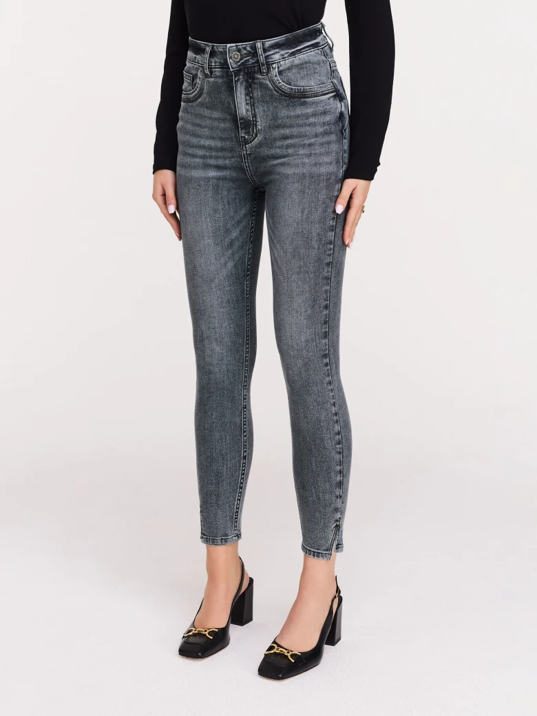 Light grey high-waisted tube jeans