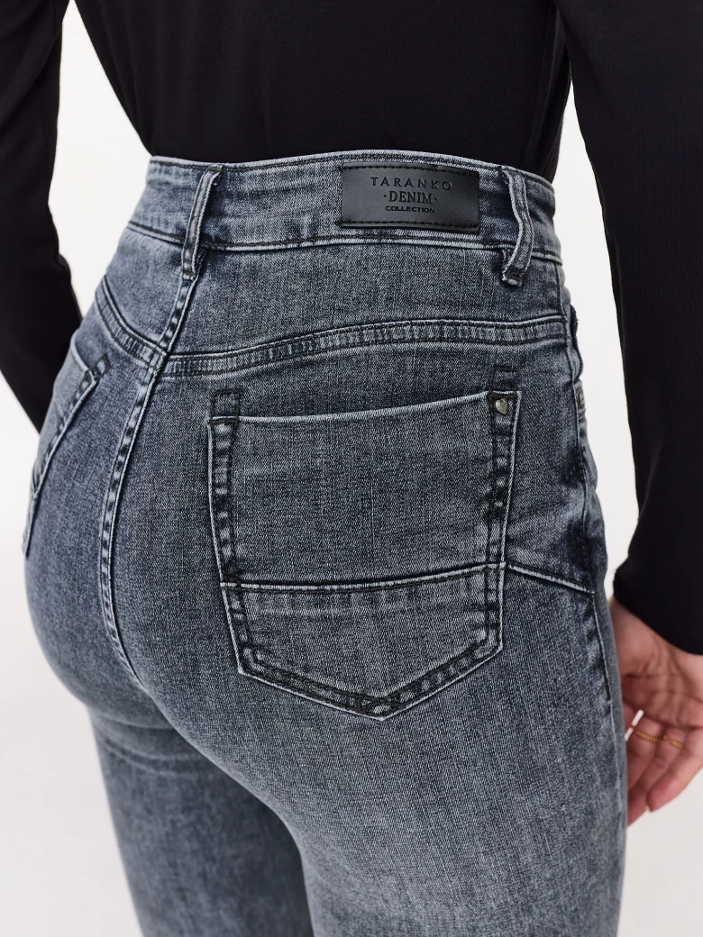 Light grey high-waisted tube jeans