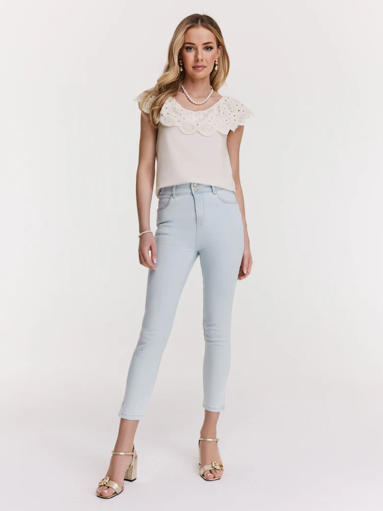 Fitting light pants