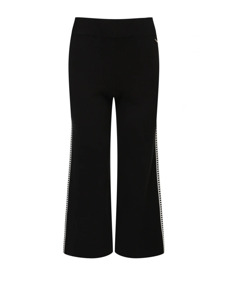 High-waisted black pants with trimmings