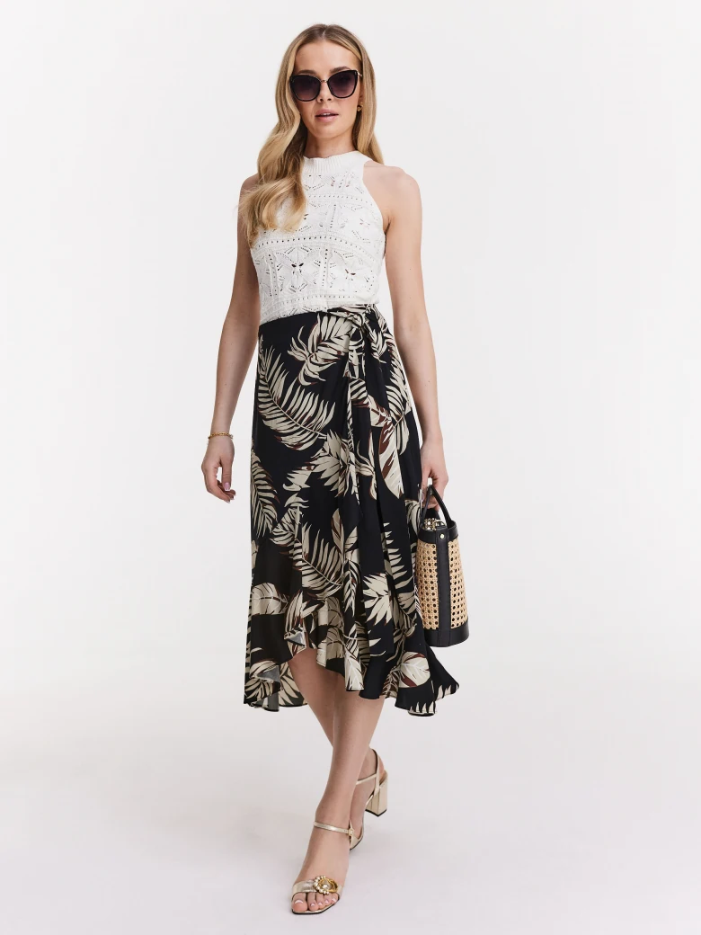 Black skirt with leafy patterns