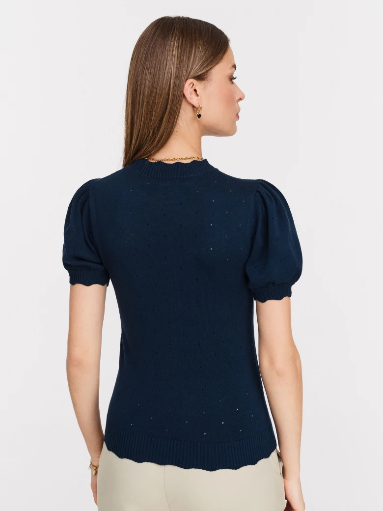 Navy blue sweater with short sleeves with buffets