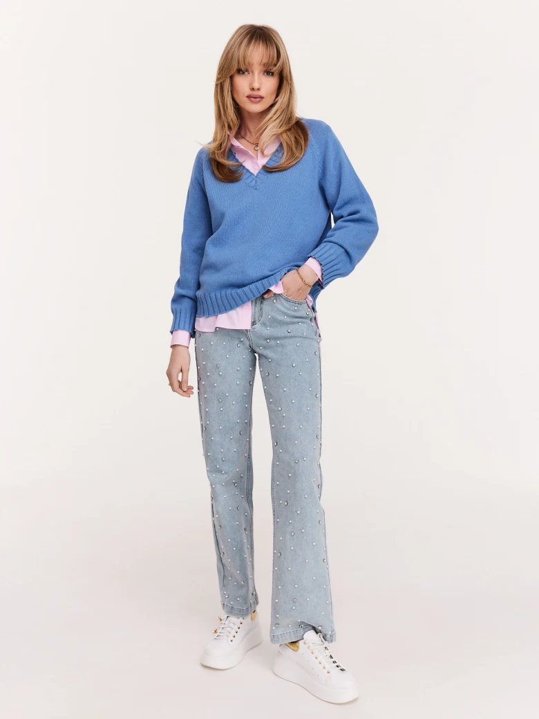Blue pullover with a v-neck neckline