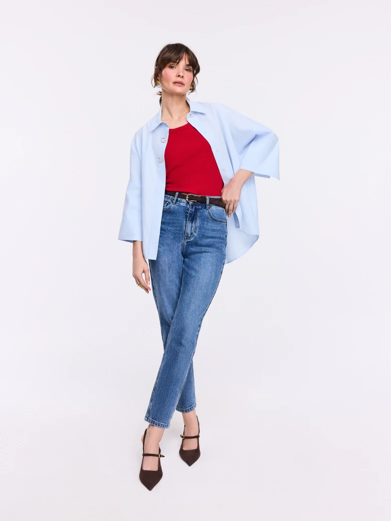 Cotton red top with a round neckline