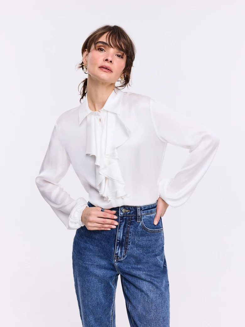 Elegant white viscose blouse with jabot