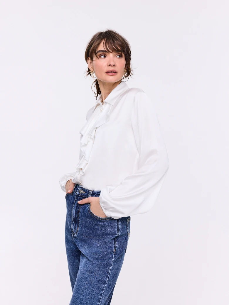 Elegant white viscose blouse with jabot