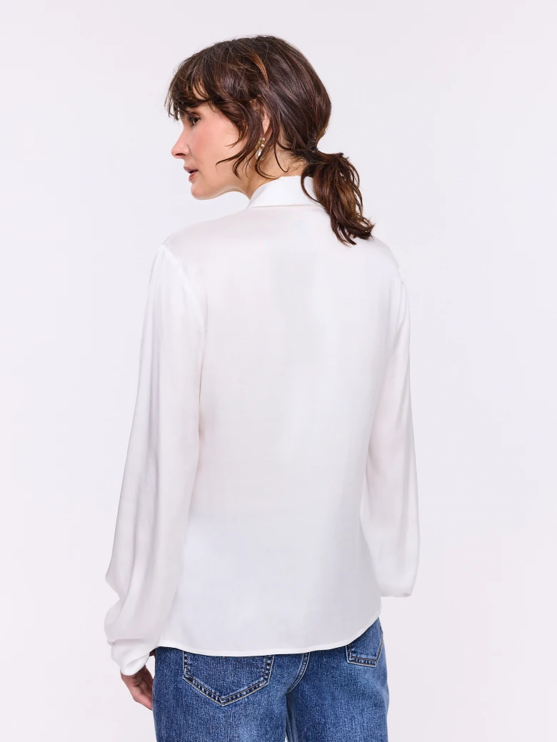 Elegant white viscose blouse with jabot