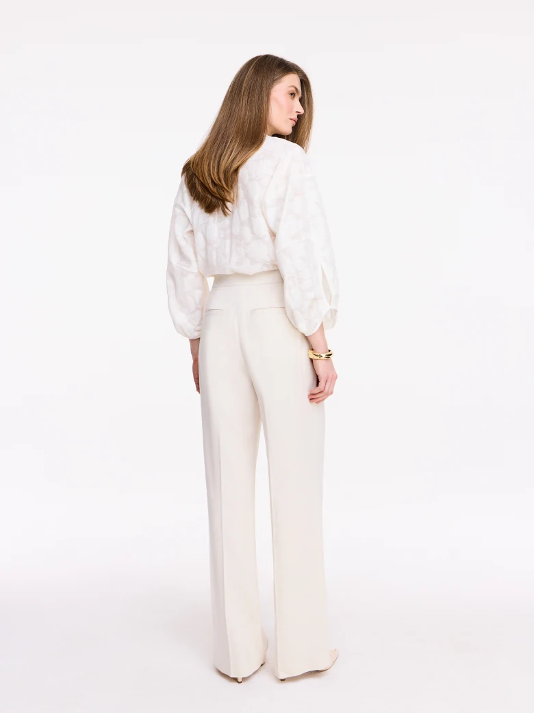Elegant cream-colored pants made of lyocell with cotton and linen