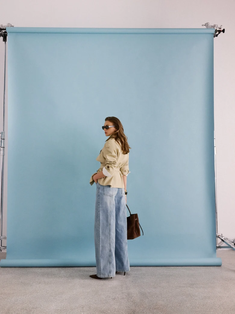 Jasne spodnie jeansowe o kroju wide leg