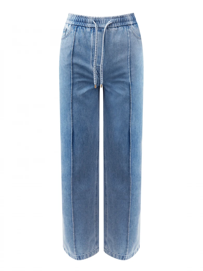 High-waisted jeans