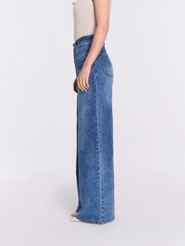 High-waisted wide-leg jeans