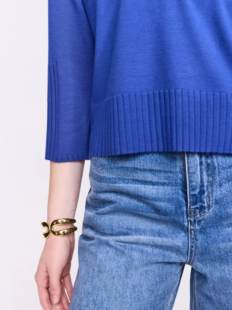 Sapphire-blue V-neck sweater