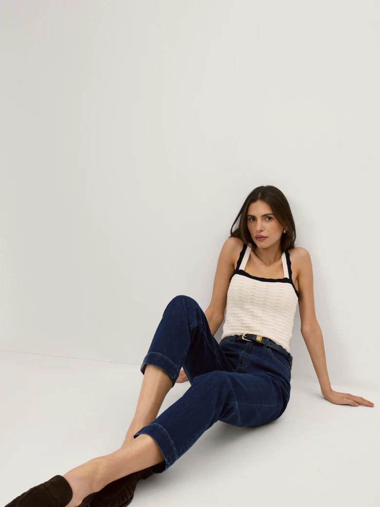 Navy blue cropped jeans