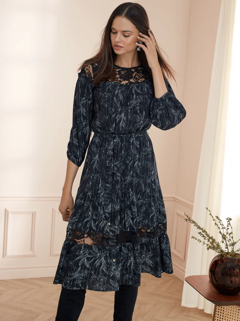 DELICATE DRESS WITH LACE