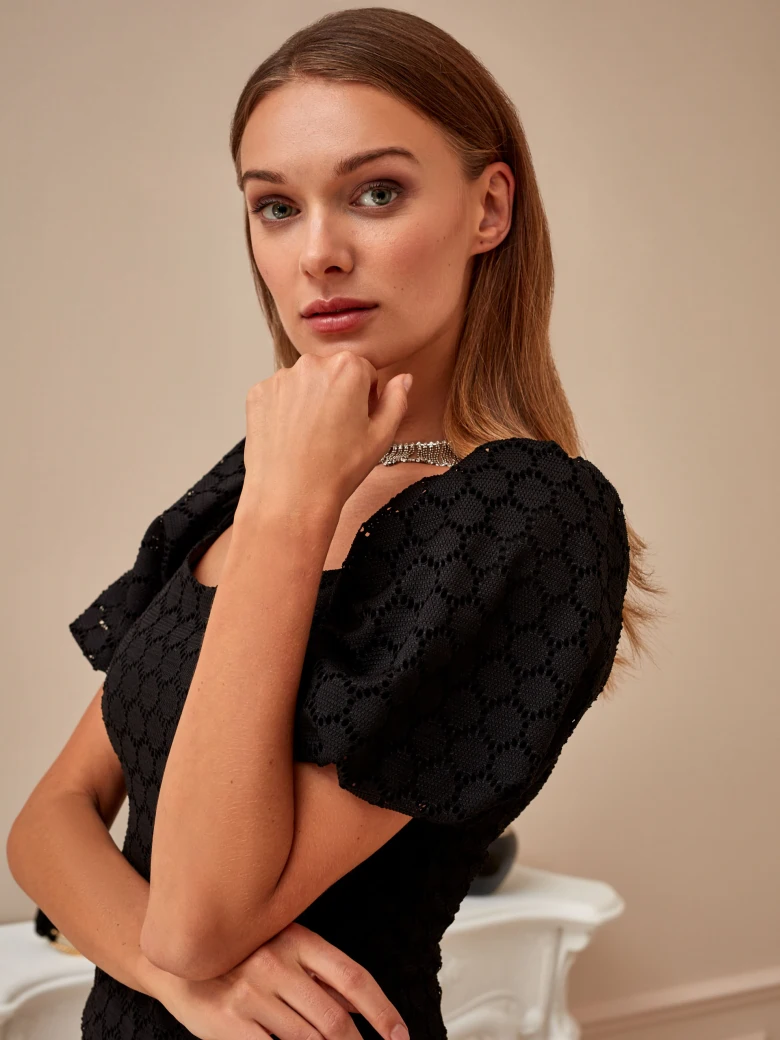 FITTED LACE DRESS