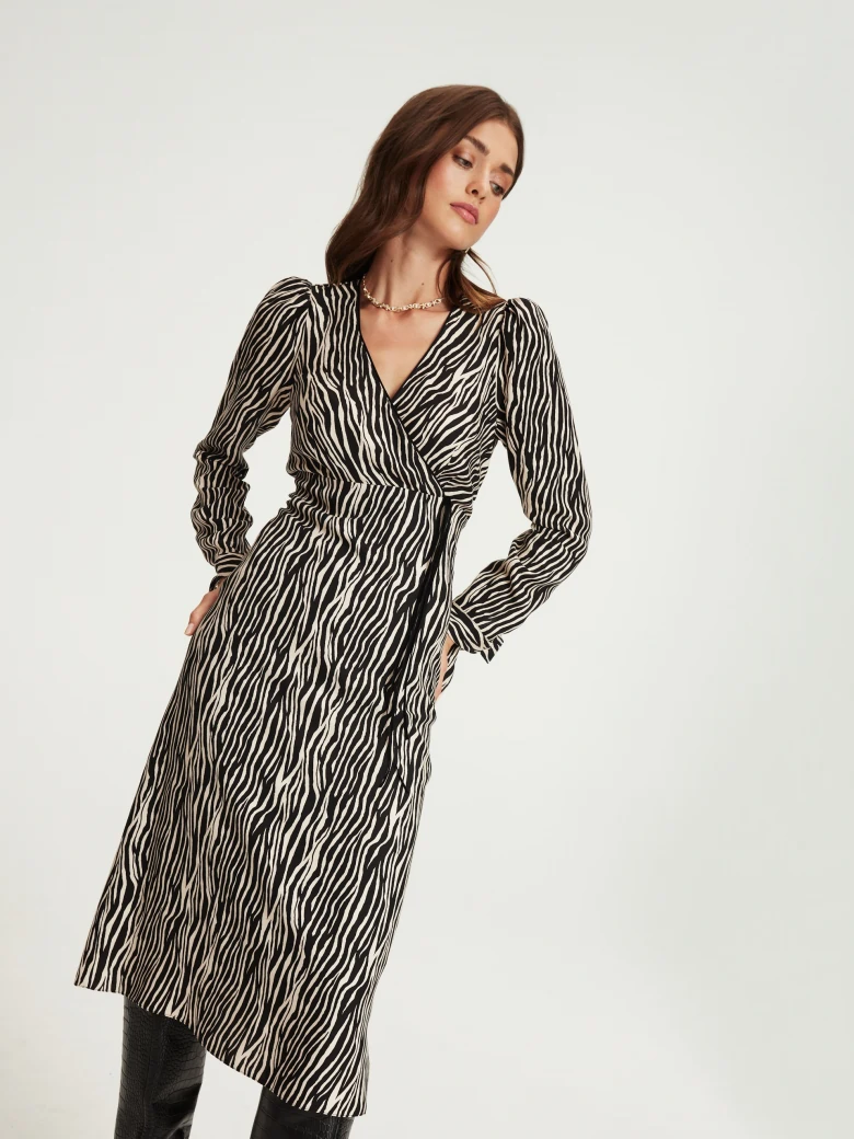 Midi dress with black and white pattern