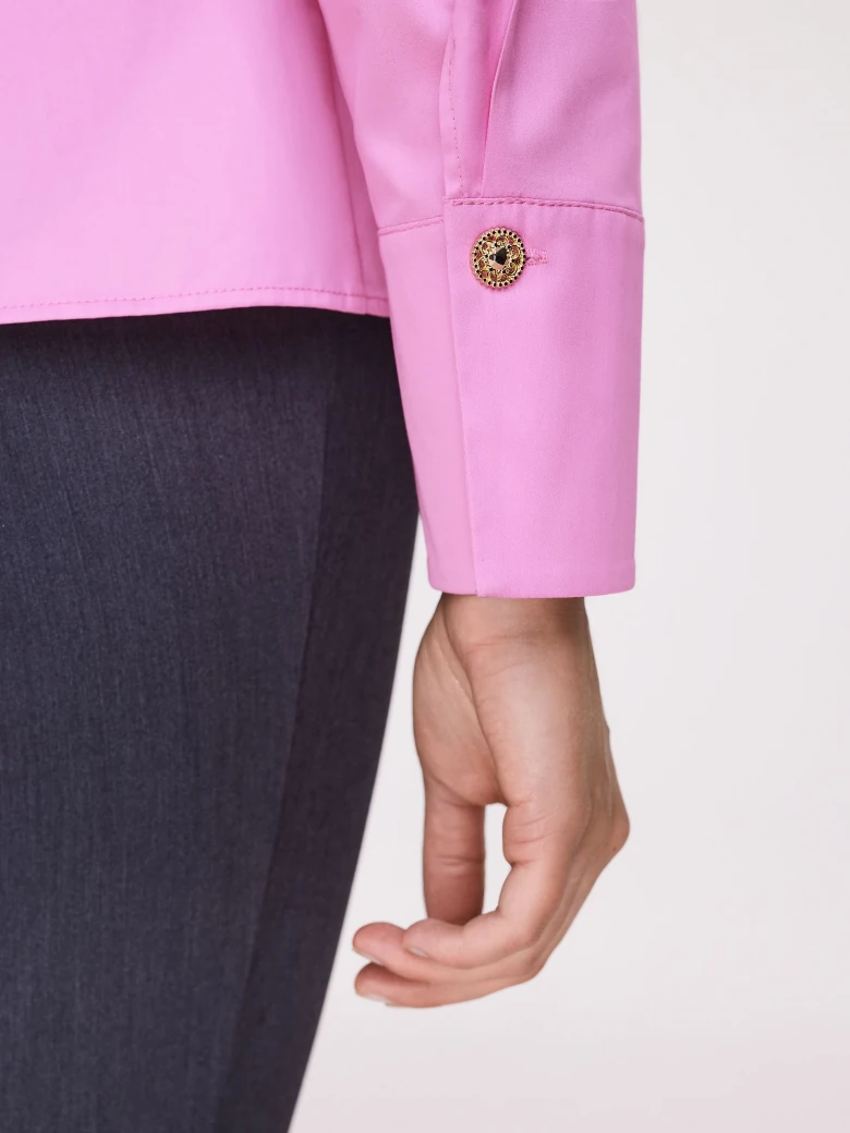 Classic cotton shirt in pink color