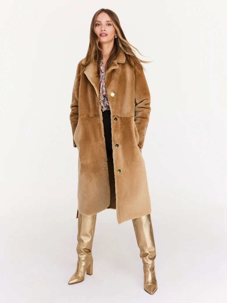 Luxurious sheepskin coat made of natural leather