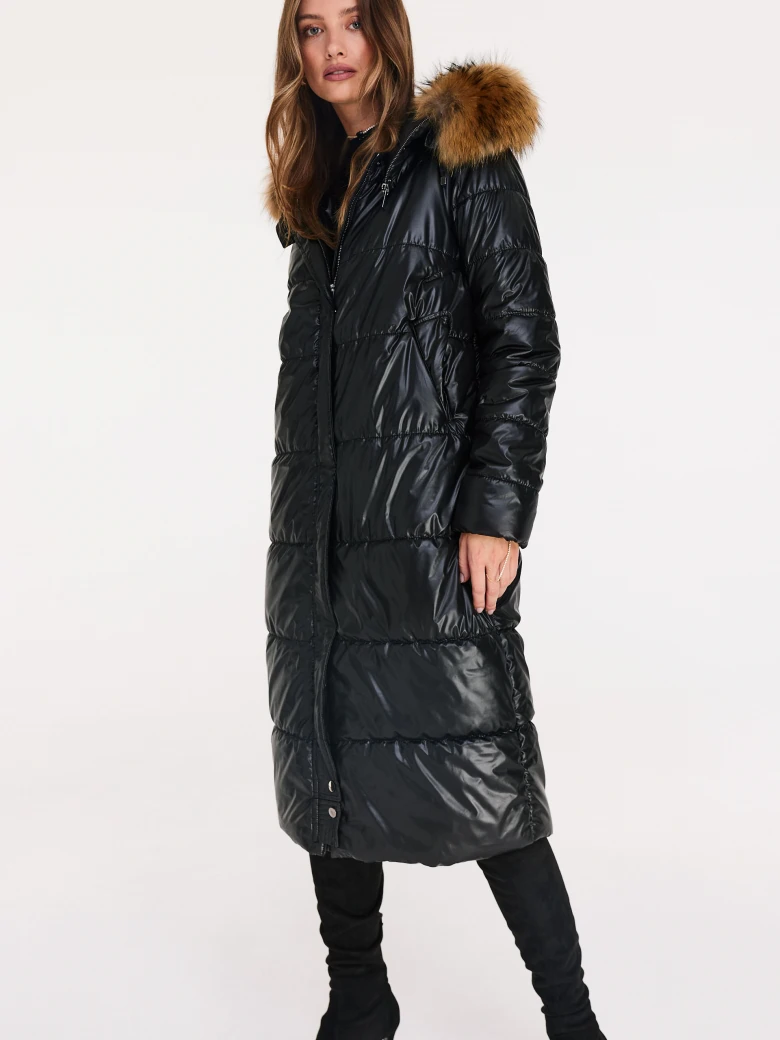 Long quilted coat in black