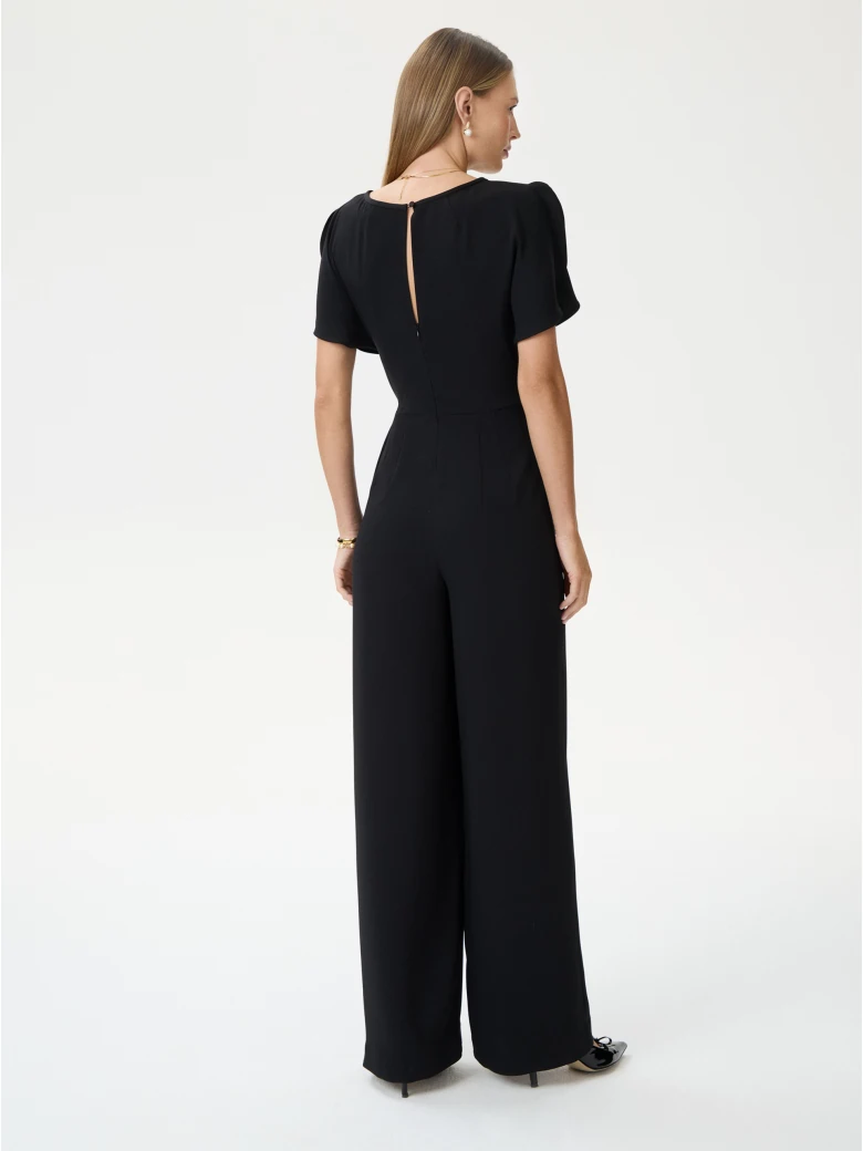 Elegant black jumpsuit with wide legs