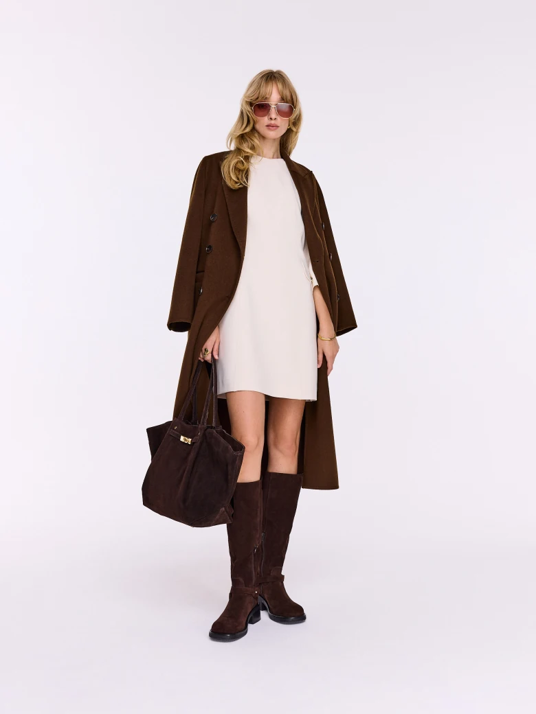 Creamy short dress with decorative buttons