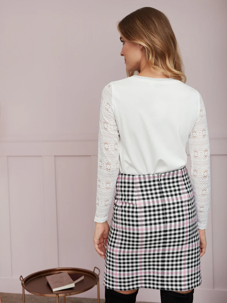 LACE BLOUSE WITH A RUFFLE AT THE NECKLINE