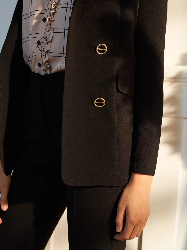 ELEGANT JACKET WITH BUTTONS