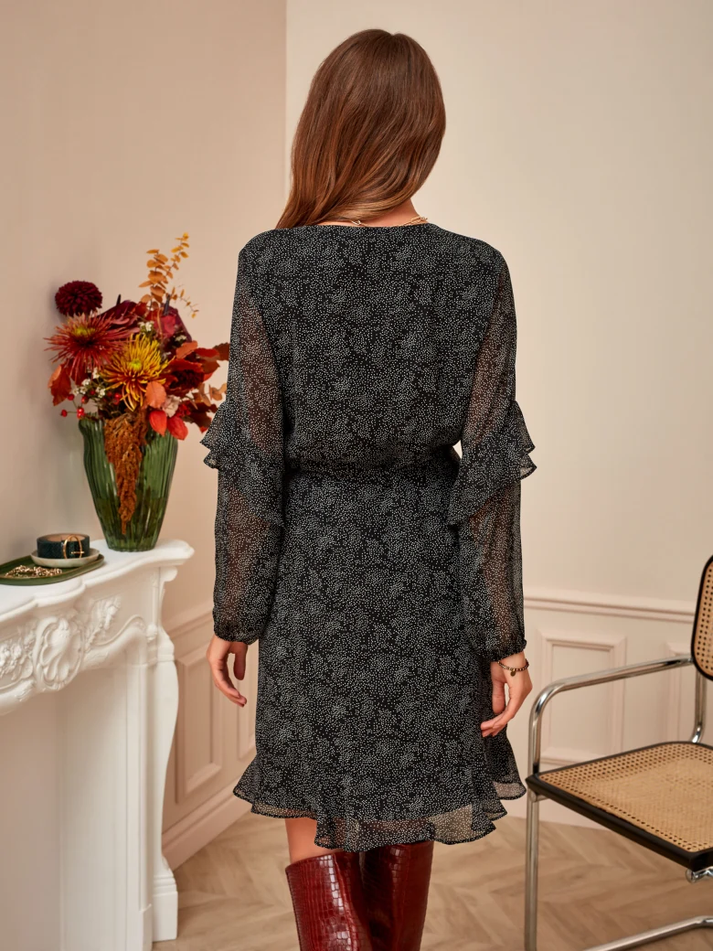 ENVELOPE DRESS WITH FINE PATTERN