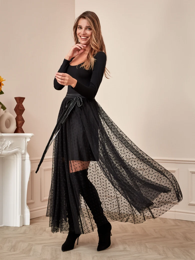 SPECTACULAR TULLE SKIRT