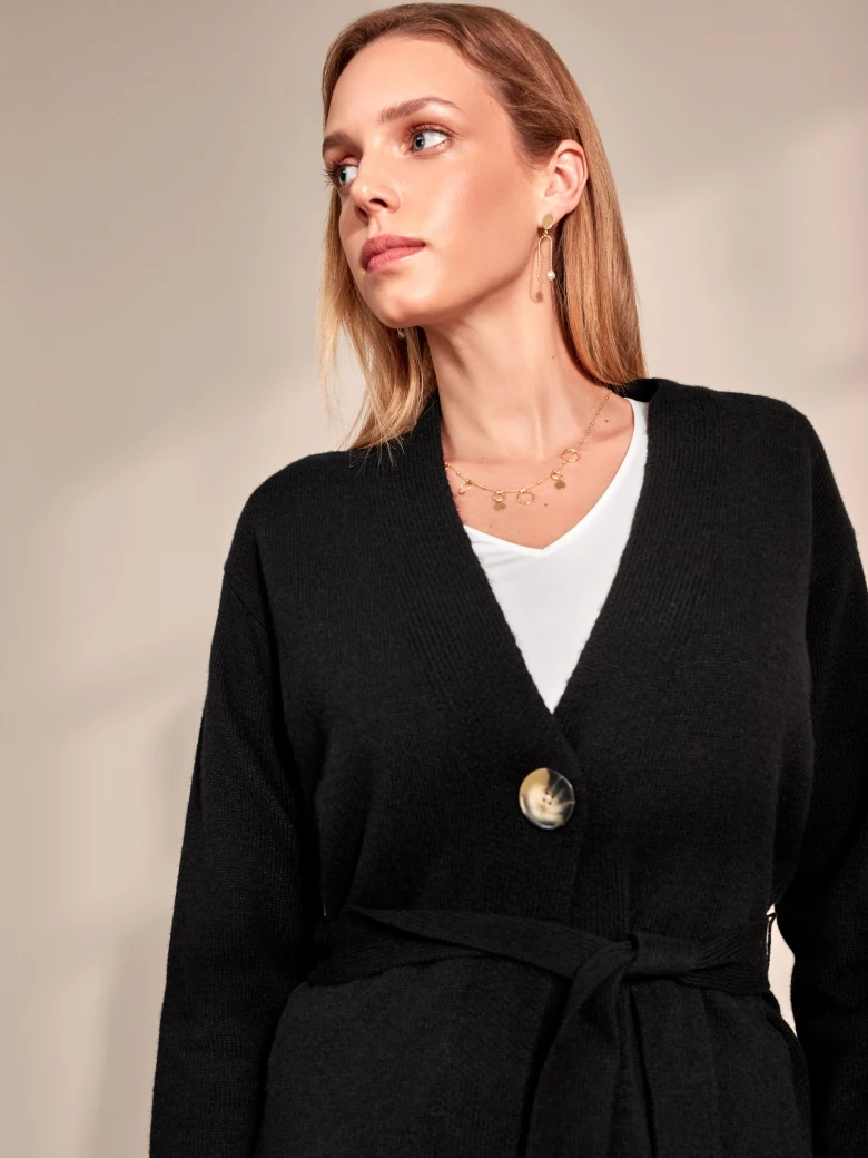 BLACK BUTTON SWEATER