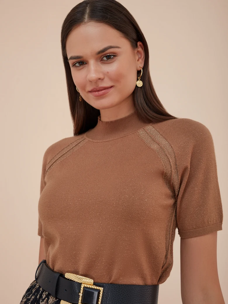 STYLISH SWEATER WITH SHORT SLEEVES