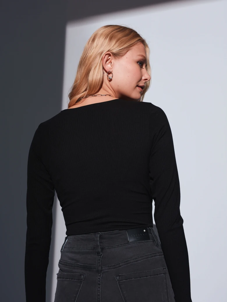 BLACK BODY WITH ENVELOPE NECKLINE