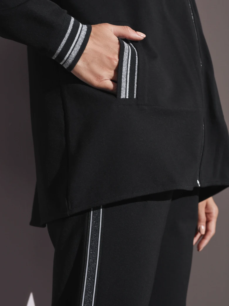 Hooded sweatshirt in black