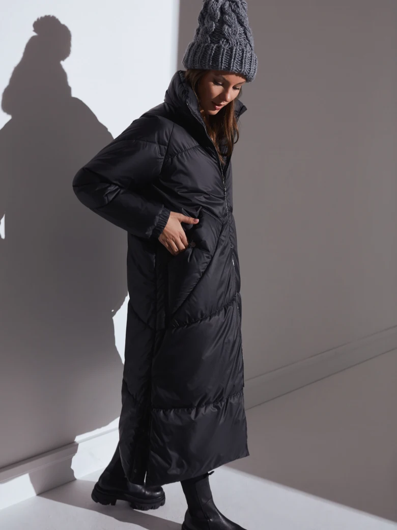 LONG BLACK JACKET