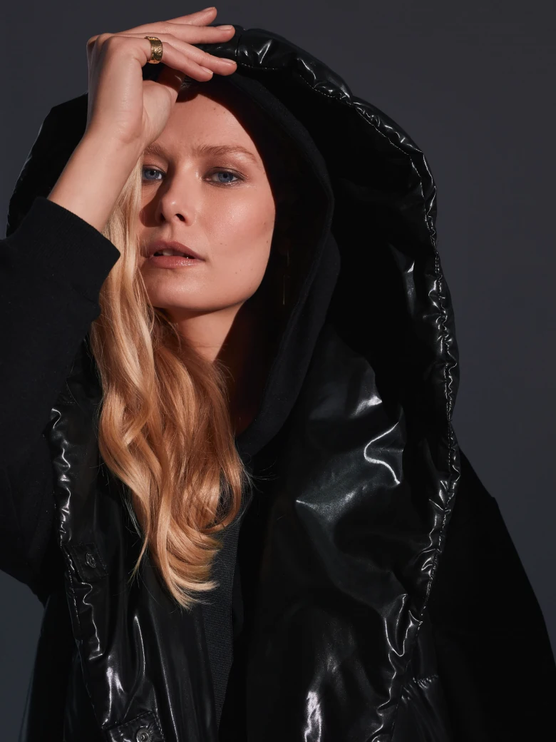 BLACK VEST WITH HOOD